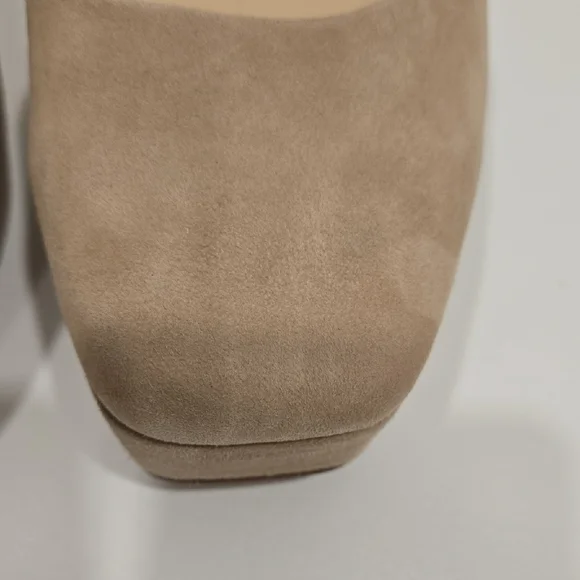 Vince Camuto Tan Suede Heels *NWOT* 4.63 Inch Heels - Picture 4 of 16